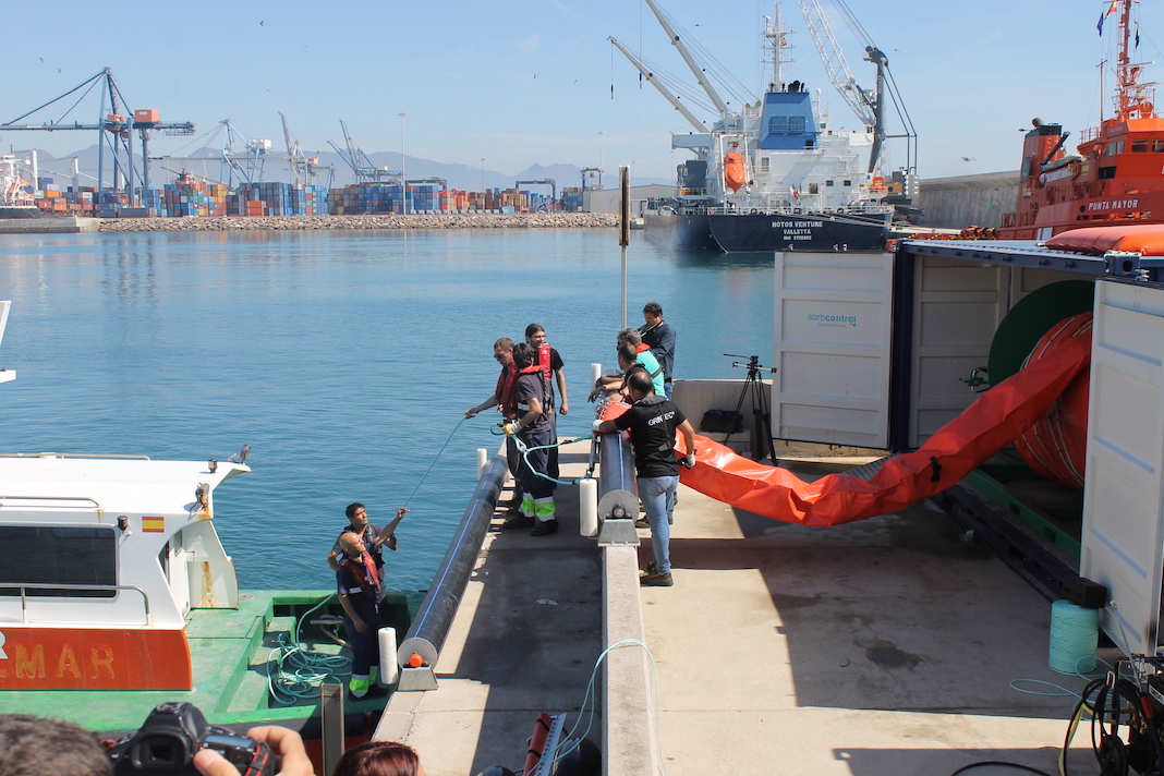 PortCastelló invierte 400.000 € y refuerza sus medios contra la contaminación marina