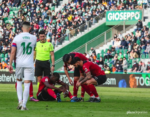Diakhaby se entrena con normalidad tras su lesión en Elche