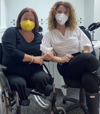 Belén Soriano, amputada de dos piernas, dará el dinero donado para sus prótesis a los niños de Ucrania