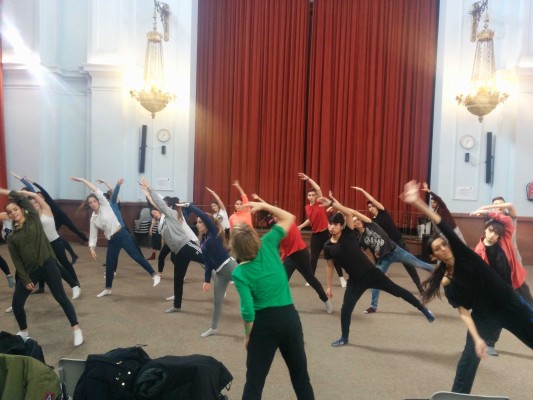 Eva Bertomeu lidera un proyecto piloto de danza para amateurs en la Misericordia  
