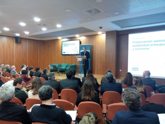 La Autoridad Fiscal urge a abordar el problema de la deuda con la reforma del sistema de financiación