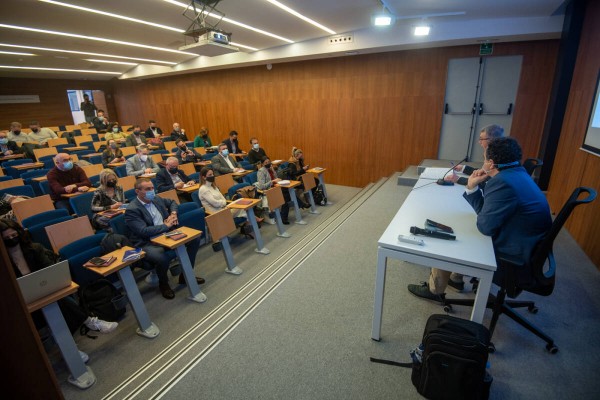 Las preocupaciones de las empresas: Argelia, el transporte, la formación y la falta de suelo