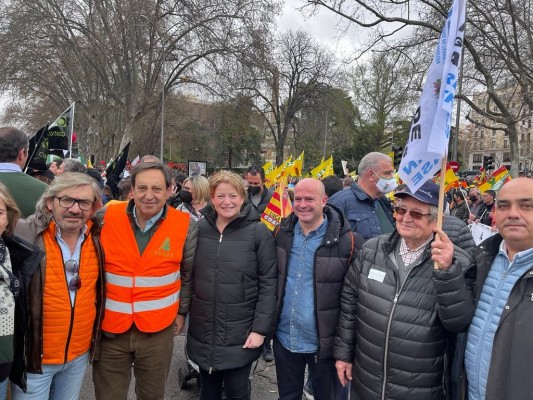 La Diputación de Alicante apoya en Madrid la manifestación en defensa del mundo rural
