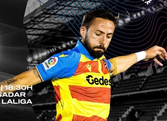 El Levante reedita equipación con la 'senyera' en El Sadar