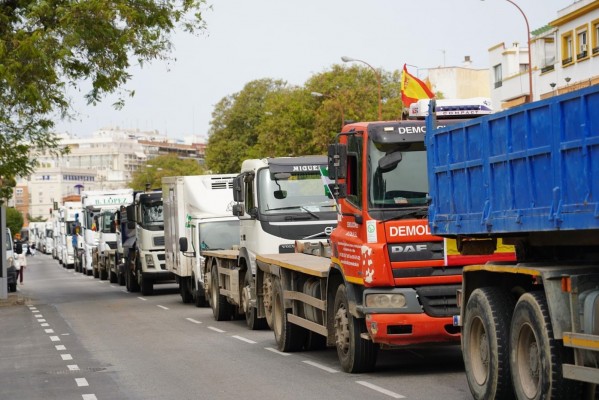 Tranquilidad en la sexta jornada del paro de transportistas a la espera de la reunión del lunes