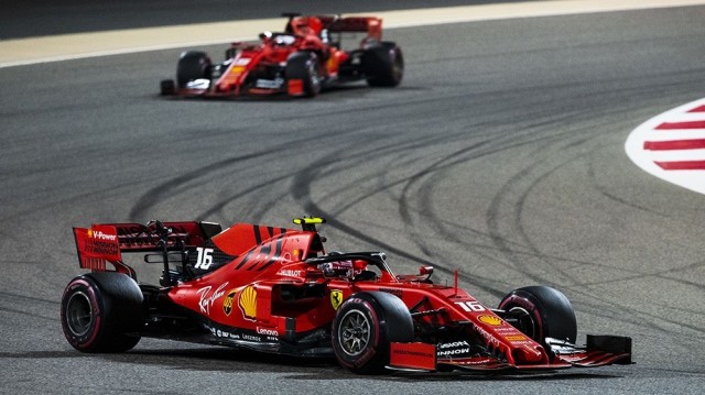 Leclerc cumple la amenaza de Ferrari y firma la pole, con Sainz tercero y Alonso octavo