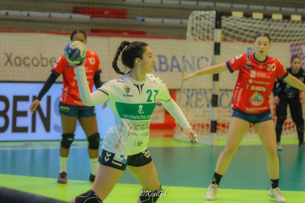 Paola Bernabé renueva por una temporada