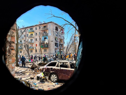 Ucrania confirma diez corredores humanitarios para la evacuación de civiles de zonas de guerra