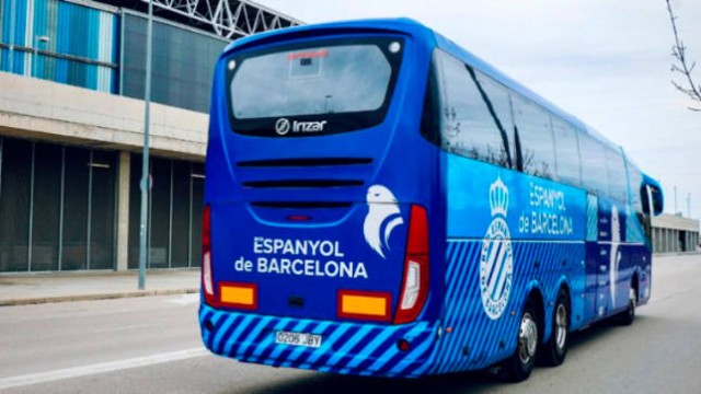 El autocar del Espanyol vuelve de Ucrania con 40 refugiados