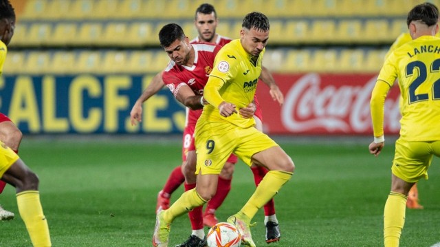 Villarreal B y Nàstic empatan sin goles en un partido espeso con dos lesionados amarillos
