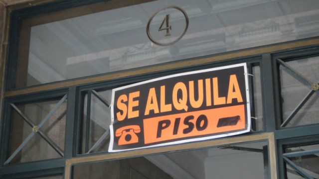 Aluvión de solicitudes de alquiler de viviendas en Alicante para acoger a refugiados de Ucrania

