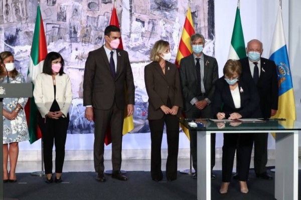 El Ministerio de Sanidad licita las máquinas de prontoterapia que donará Amancio Ortega
