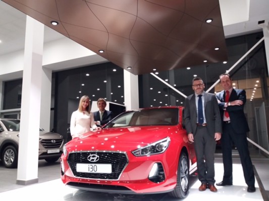 La Red Hyundai recibe las primeras unidades del atractivo Hyundai i30