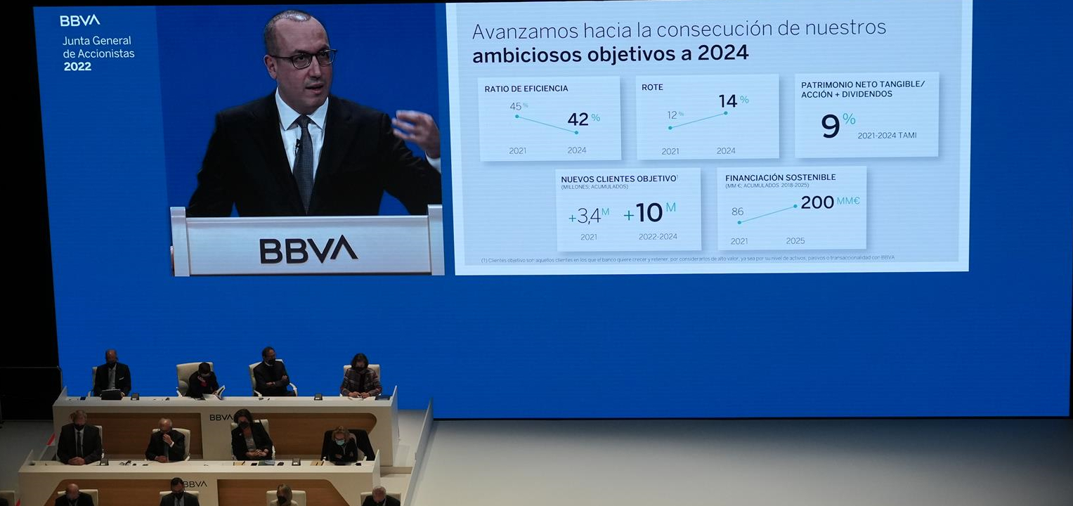 La junta de BBVA reelige a Carlos Torres y a Onur Genç como consejeros ejecutivos