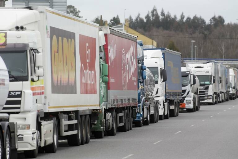 Pedro Sánchez ofrece diálogo a los transportistas y asegura que garantizará el orden público
