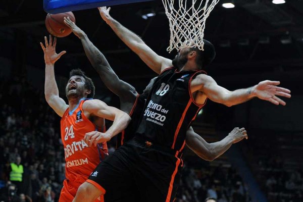 Valencia Basket invierte en su futuro y deja al Cedevita al borde del precipicio