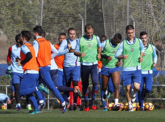 Oier se entrenó por primera vez con sus nuevos compañeros