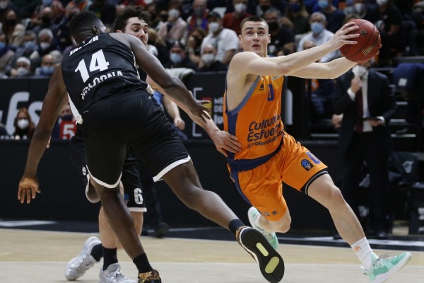 Dimitrijevic, baja por infección vírica, y se espera a Van Rossom en un mes
