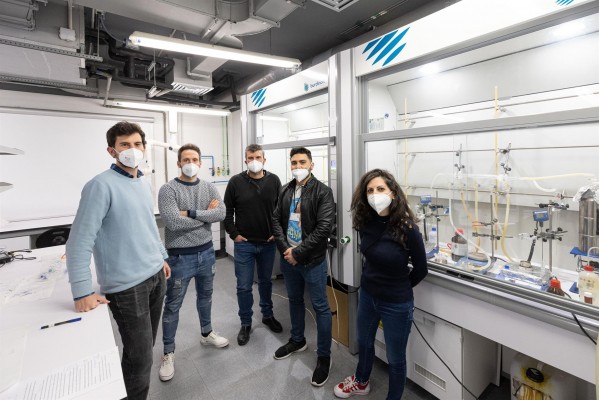 La UJI consigue mejorar el rendimiento de células solares de perovskita de estaño