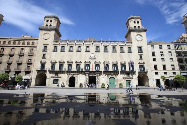 Alicante plantea rechazar las alegaciones y 'despeja' los 37 millones de inversión de sus cuentas