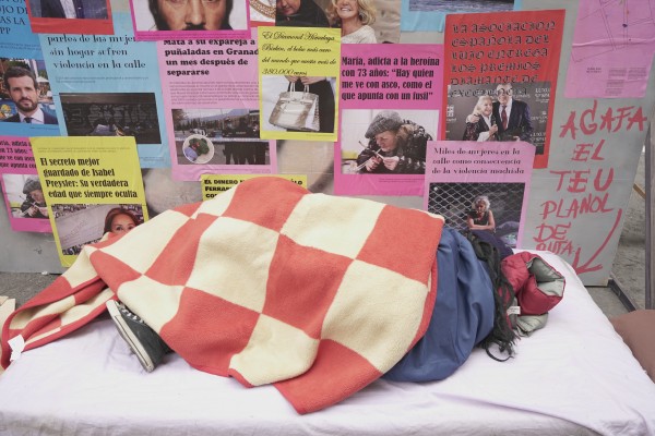 Roban los ninots de una falla que visibiliza el sinhogarismo 