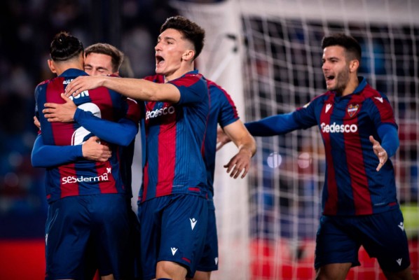 El Levante lucha por revertir la diferencia de goles con sus rivales
