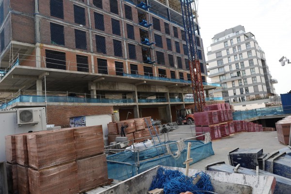 Las constructoras piden medidas adicionales para contener el alza de las materias primas