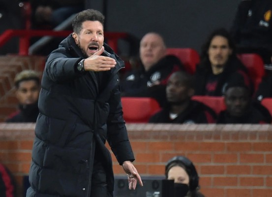El United investiga a los aficionados que agredieron a Simeone
