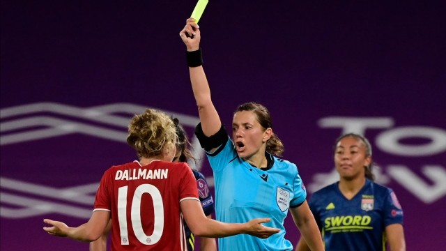 Italia acoge a la árbitra ucraniana Monzul, que pitará en Serie A femenina
