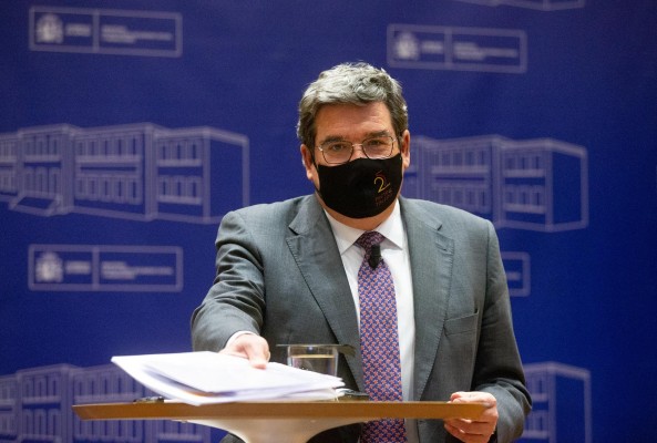 Escrivá avanza un aumento de 146.000 ocupados en marzo y una subida de los indefinidos