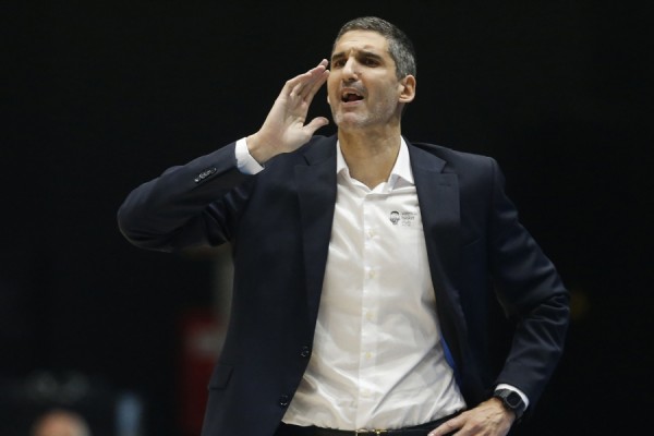 Rubén Burgos: 