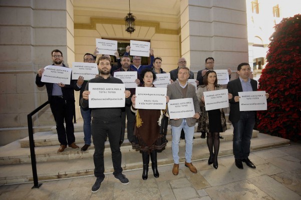 César Sánchez 'cabrea' a la oposición: le piden una reunión y envía a su portavoz