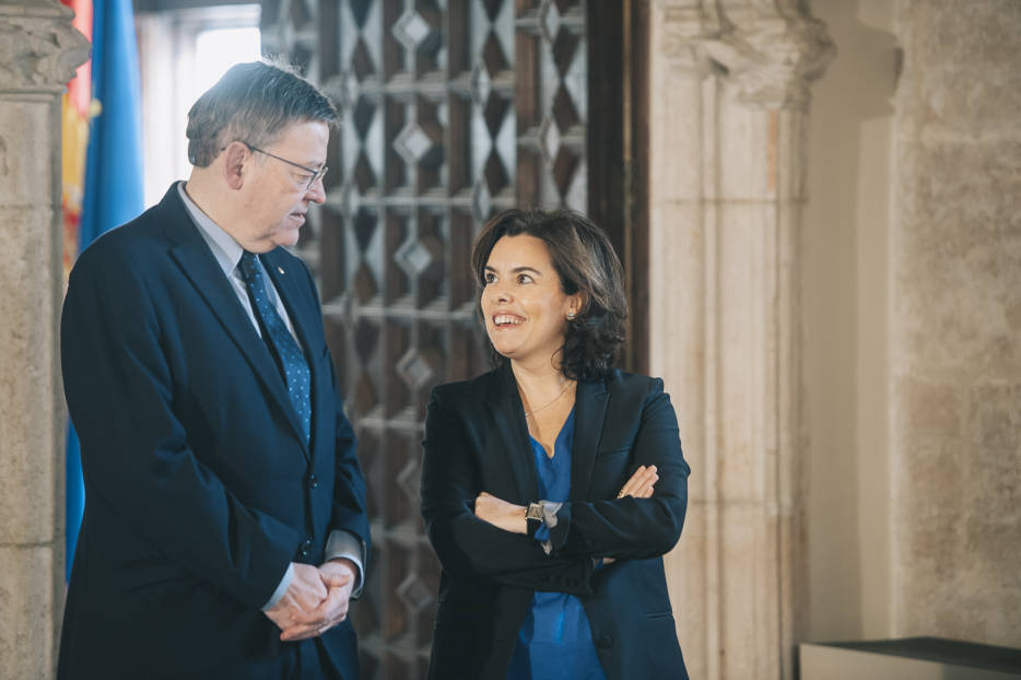 Sáenz de Santamaría aprende valenciano