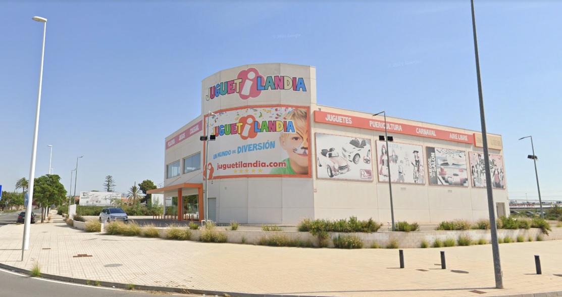 Elche adjudica uno de sus solares en subasta al propietario de Juguetilandia por 300.000 euros