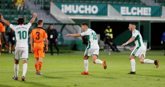El Elche doblegó al Valencia en su última visita al Martínez Valero

