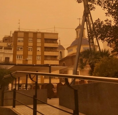 La calima sahariana ya afecta a la salud en la Región: Murcia activa el nivel 3 de alerta