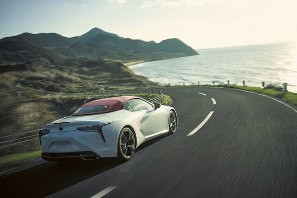 La edición Hokkaido del LC Cabrio de Lexus llegará en mayo a España