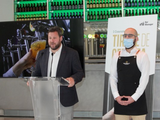 Estrella de Levante estrena su primer concurso regional de 'Tiraje de Cerveza'