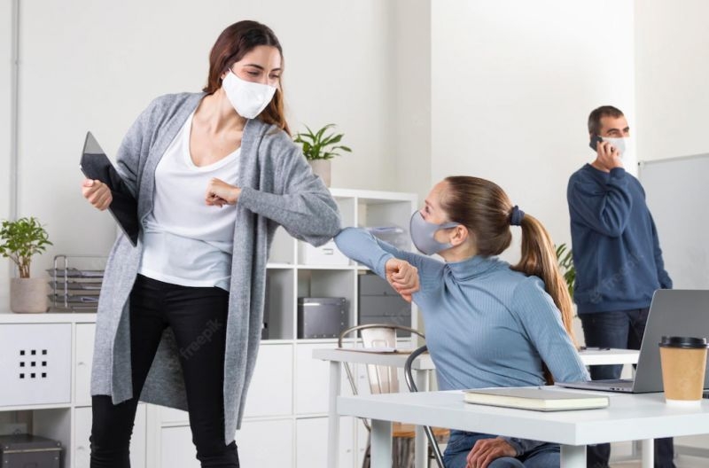 Segundo aniversario del estado de alarma: tratamientos y vacunas, claves para doblegar al covid-19
