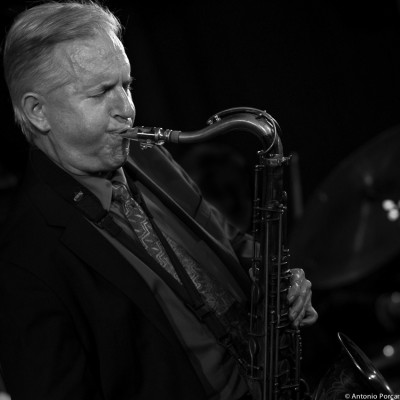 La figura del saxo tenor Scott Hamilton recala en Jimmy Glass

