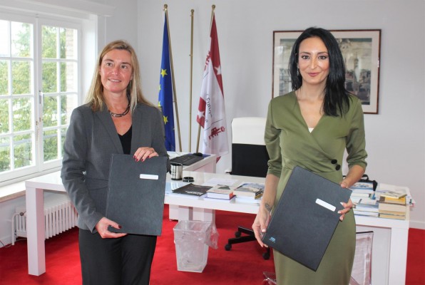La Comunidad estrecha lazos con el Colegio de Europa para facilitar la formación de los jóvenes