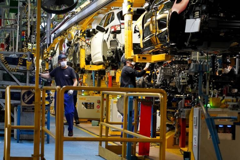 La crisis de suministros y de transporte vuelve a alterar el calendario de ERTE en Ford Almussafes
