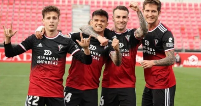 Jorge Sáenz sale de su 'pesadilla' en el Mirandés