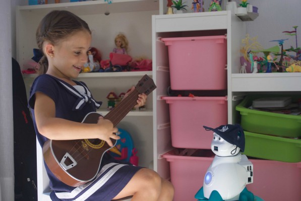 Llega Aisoy1 Kik, el robot de Elche que evoluciona con su experiencia y mantiene pequeñas charlas