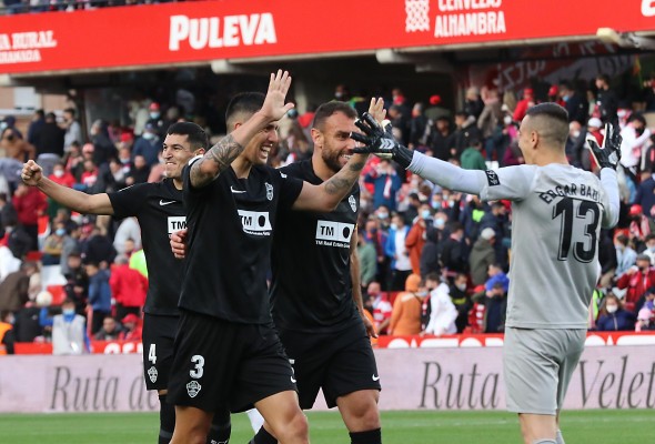 El Elche deja su portería a cero a domicilio doce jornadas después
