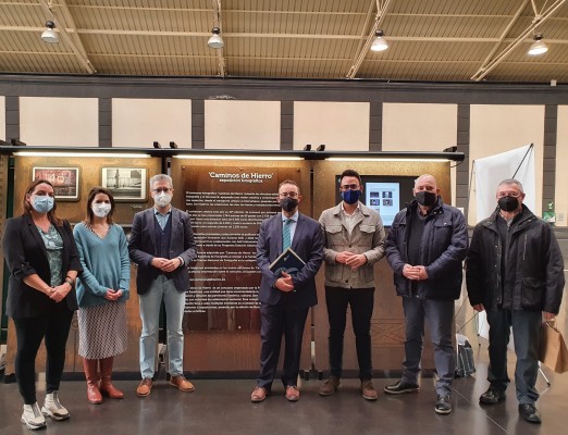 La exposición fotográfica 'Caminos de Hierro' llega a la estación de Alacant-Terminal
