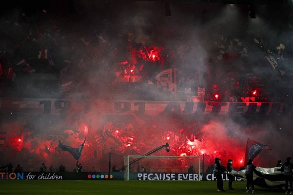 Los ultras del PSG piden la marcha de Al-Khelaifi