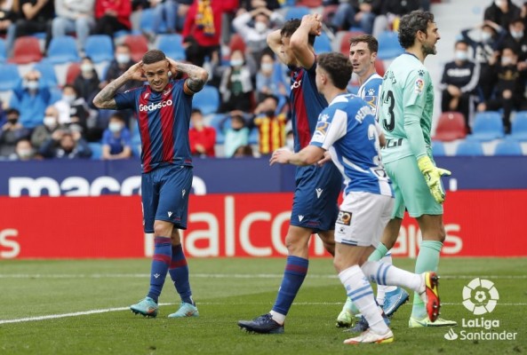 El Levante se queda en la orilla