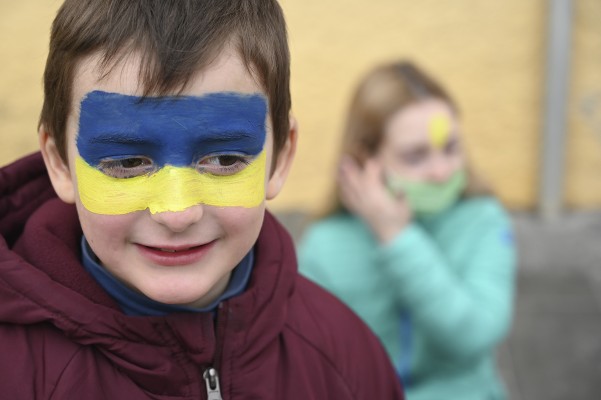 Castellón rompe fronteras de apoyo a Ucrania: todas las nacionalidades aportan su grano de arena