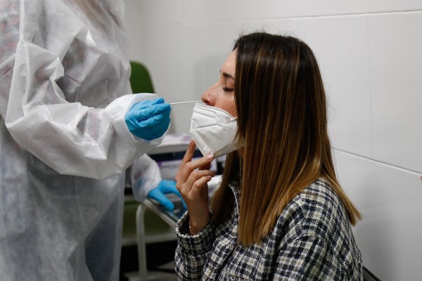 La Comunitat Valenciana notifica 2.059 nuevos casos de coronavirus y 8 fallecimientos